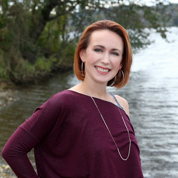 Meet your Posher, Kristen - Picture 1 of 1